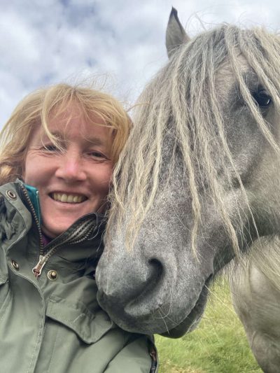 Ilse van Veen medicijnvrouw voor de paarden Centrum Equus Ilse van Veen medicijnvrouw voor de paarden Centrum Equus